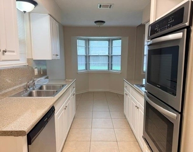 6627 Krause Drive - Photo Thumbnail 7