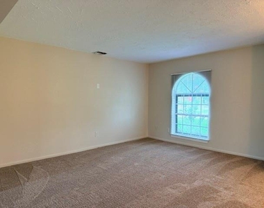 6627 Krause Drive - Photo Thumbnail 3