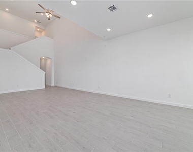 6559 Scarlet Pond Lane - Photo Thumbnail 8