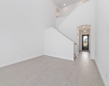 6559 Scarlet Pond Lane - Photo Thumbnail 5