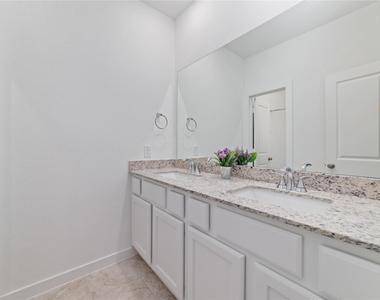 6559 Scarlet Pond Lane - Photo Thumbnail 24