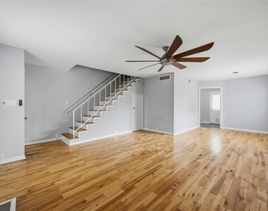 6201 Beverlyhill Street - Photo Thumbnail 6