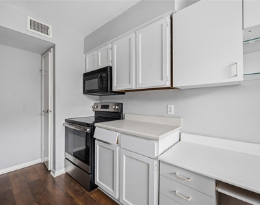 6201 Beverlyhill Street - Photo Thumbnail 11