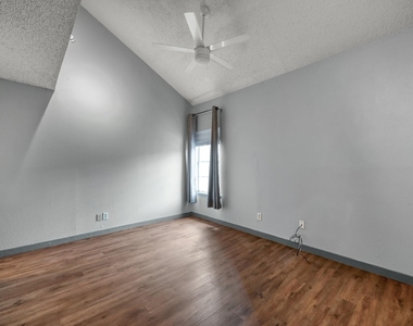 12900 Walden Road - Photo Thumbnail 9