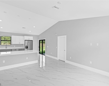 633 Windermere Drive - Photo Thumbnail 12