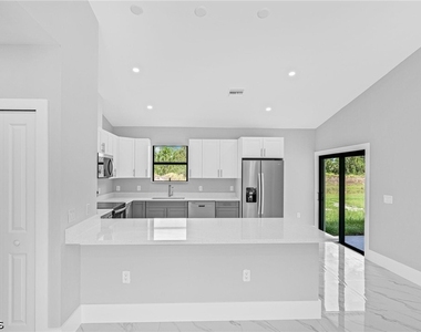 633 Windermere Drive - Photo Thumbnail 4