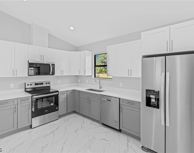 633 Windermere Drive - Photo Thumbnail 1