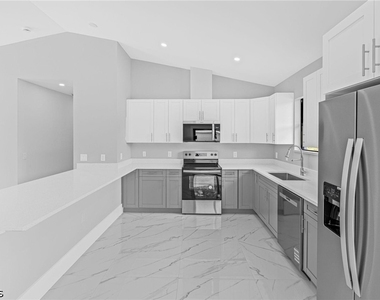 633 Windermere Drive - Photo Thumbnail 2