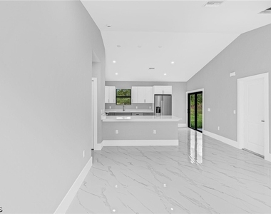 633 Windermere Drive - Photo Thumbnail 13