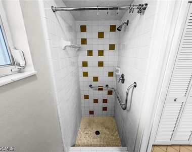 206 Se 46th Terrace - Photo Thumbnail 39
