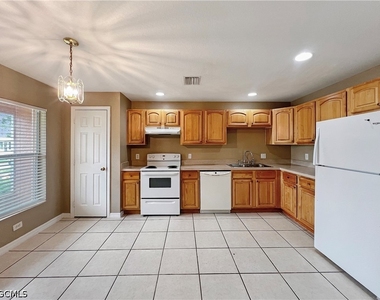 5231 27th Street Sw - Photo Thumbnail 8