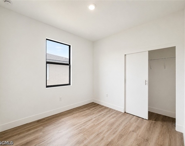 1258 Milwaukee Boulevard - Photo Thumbnail 6