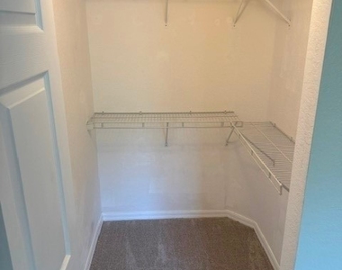 6321 Aragon Way - Photo Thumbnail 14