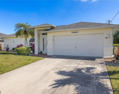 2305 Sw 19th Place - Photo Thumbnail 1