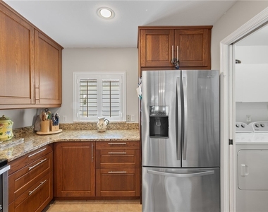 2305 Sw 19th Place - Photo Thumbnail 19