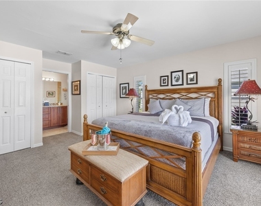 2305 Sw 19th Place - Photo Thumbnail 6