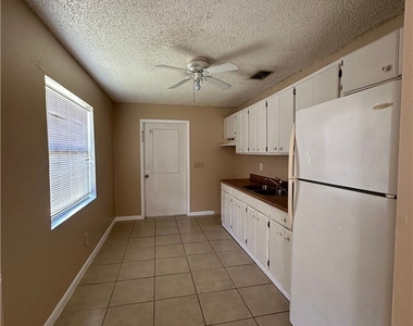 4425 Ruthann Court - Photo Thumbnail 6