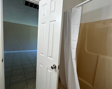 4425 Ruthann Court - Photo Thumbnail 18