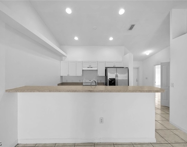 1214 Se 24th Avenue - Photo Thumbnail 5
