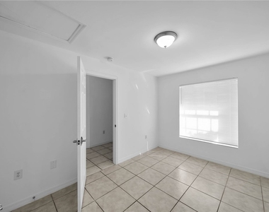 1214 Se 24th Avenue - Photo Thumbnail 3