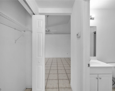 1214 Se 24th Avenue - Photo Thumbnail 7