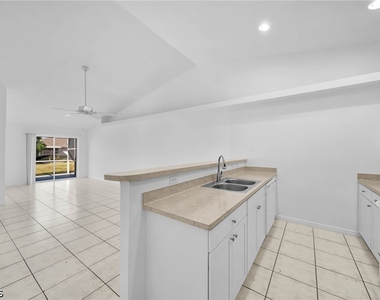 1214 Se 24th Avenue - Photo Thumbnail 11