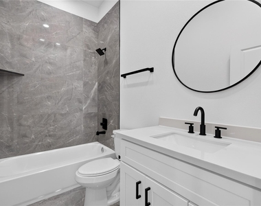 4822 Creekmont Drive - Photo Thumbnail 8