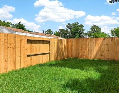 4822 Creekmont Drive - Photo Thumbnail 16
