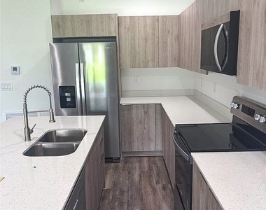 1266 Milwaukee Boulevard - Photo Thumbnail 5