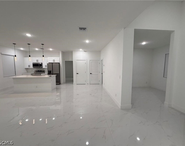 3222 48th Street W - Photo Thumbnail 5