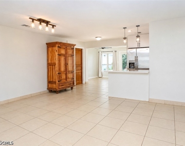 4021 Se 3rd Avenue - Photo Thumbnail 5