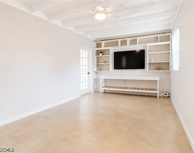 4021 Se 3rd Avenue - Photo Thumbnail 11