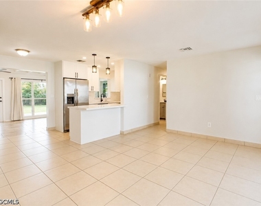4021 Se 3rd Avenue - Photo Thumbnail 6