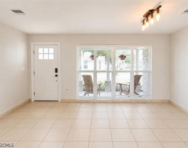 4021 Se 3rd Avenue - Photo Thumbnail 4