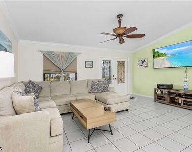201 Se 28th Terrace - Photo Thumbnail 20
