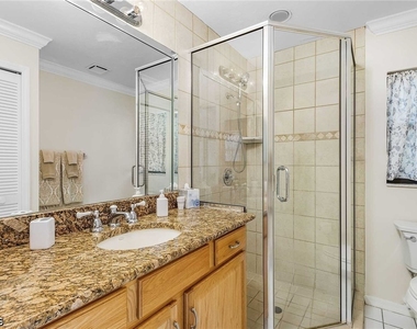 201 Se 28th Terrace - Photo Thumbnail 10