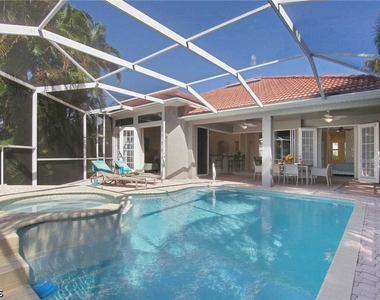 4808 Sw 5th Place - Photo Thumbnail 2