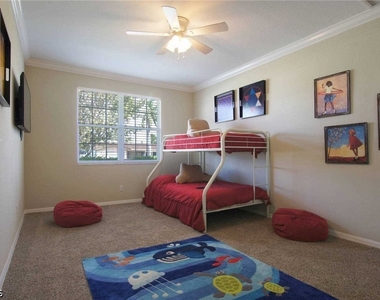 4808 Sw 5th Place - Photo Thumbnail 10