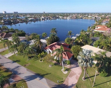 4808 Sw 5th Place - Photo Thumbnail 3