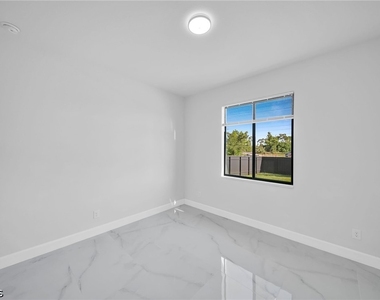 2504 Sw 32nd Street - Photo Thumbnail 22