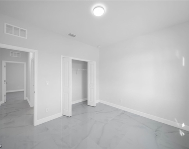 2504 Sw 32nd Street - Photo Thumbnail 23