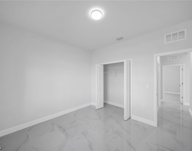 2504 Sw 32nd Street - Photo Thumbnail 26