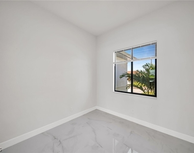 2504 Sw 32nd Street - Photo Thumbnail 15