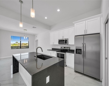 2504 Sw 32nd Street - Photo Thumbnail 8