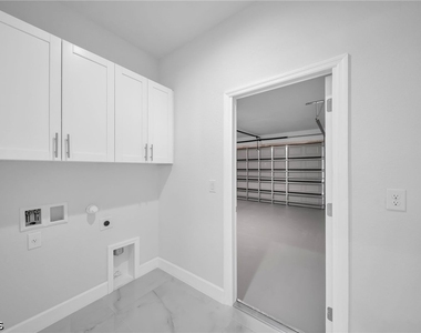 2504 Sw 32nd Street - Photo Thumbnail 11