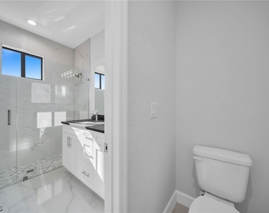 2504 Sw 32nd Street - Photo Thumbnail 21