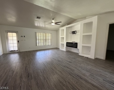 623 Summit Avenue S - Photo Thumbnail 5
