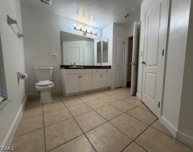 623 Summit Avenue S - Photo Thumbnail 13