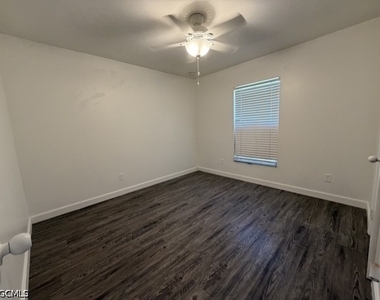 623 Summit Avenue S - Photo Thumbnail 17