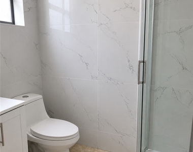 3502 Seminole Avenue - Photo Thumbnail 9
